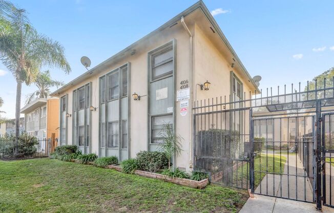 4108-4106 W. Palmwood Dr.