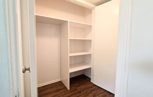 3 beds, 2 baths, 1,350 sqft, $2,898, Unit 33