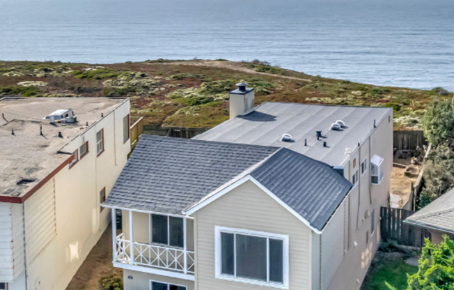 FANTASTIC CALIFORNIA COASTAL DREAM! 5 Bed/3 Bath Home - DALY CITY