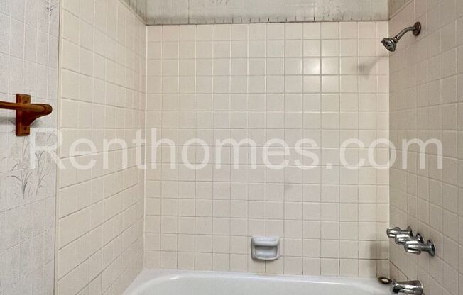 3 beds, 2 baths, $3,450