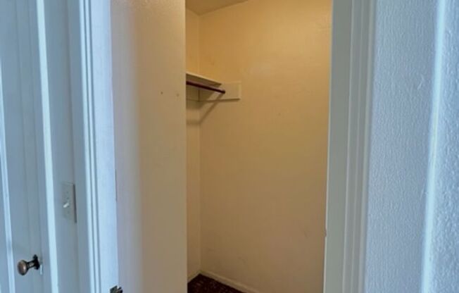 Studio, 1 bath, 348 sqft, $1,095, Unit 606B