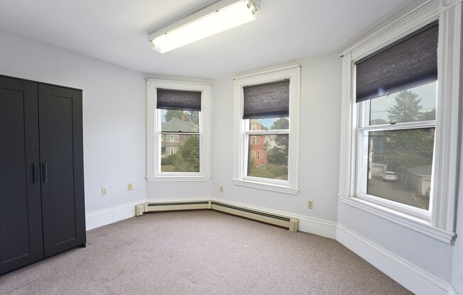 5 beds, 3 baths, 2,185 sqft, $5,000