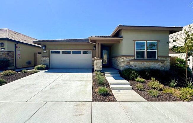 55+ 3 bedroom single story home with SOLAR iNCLUDED for Lease in Temecula!