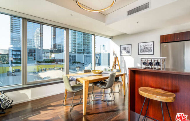 1 bed, 1.5 baths, 1,240 sqft, $3,500, Unit 404