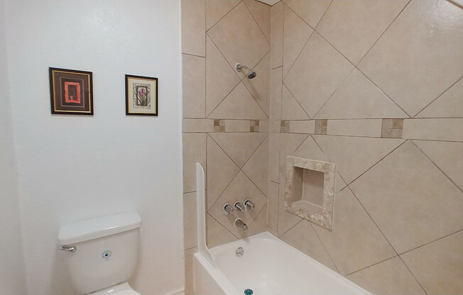 2 beds, 2 baths, 910 sqft, $2,895, Unit 406