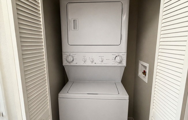 1 bed, 1 bath, 815 sqft, $2,595, Unit 161
