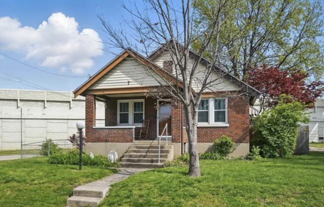 198 W ROSS AVE
