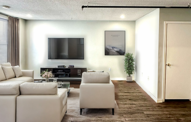 Studio, 1 bath, 305 sqft, $1,525, Unit 19