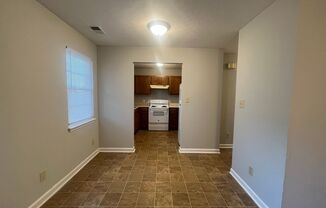 2 beds, 1 bath, 800 sqft, $775, Unit Apt B