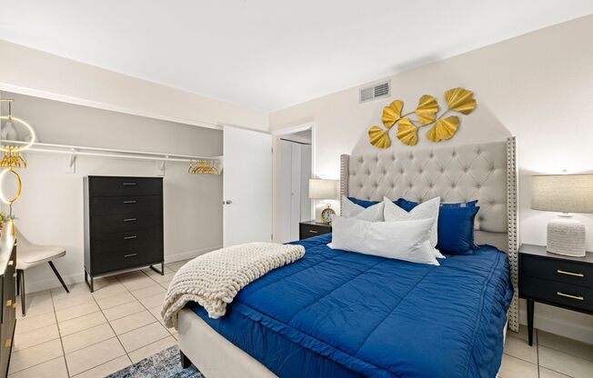 1 bed, 1 bath, 700 sqft, $957, Unit 223