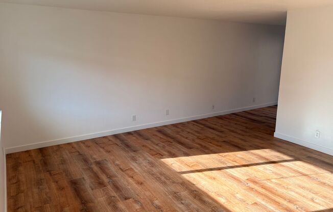 R2212 - Pinewood Apartments