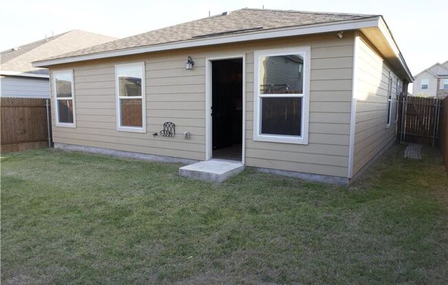 3 beds, 2 baths, $1,650