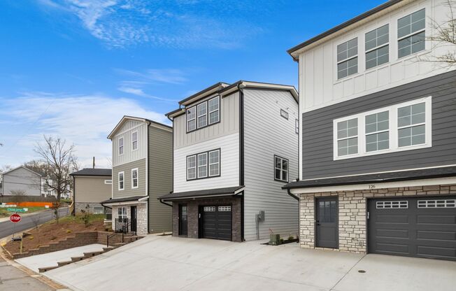 Brand New Luxury Home with 1 Car Garage close to Downtown and the River Walk!