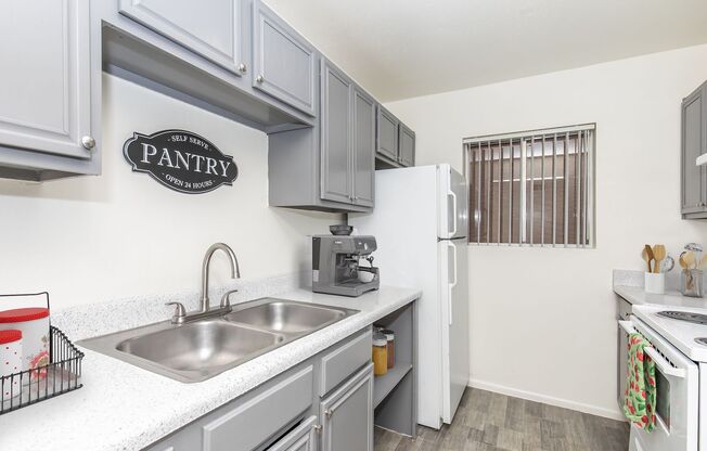 1 bed, 1 bath, 730 sqft, $999, Unit 233
