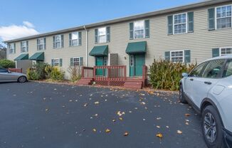 2 beds, 1.5 baths, $1,300, Unit 2240 Forest Acre Drive