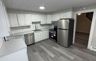 1 bed, 1 bath, 841 sqft, $950, Unit 210 Ridgewood