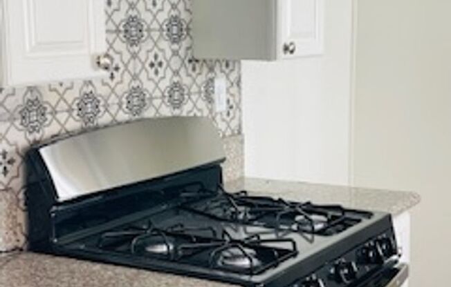 6442 Rostrata Avenue