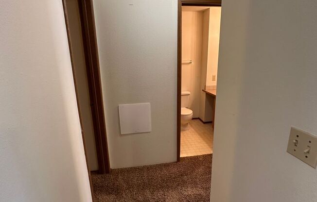 2 beds, 1.5 baths, 950 sqft, $1,650, Unit B206