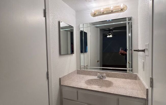 1 bed, 1.5 baths, 714 sqft, $930, Unit 03-017