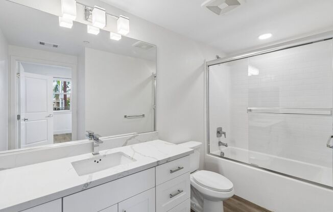 2 beds, 2 baths, 805 sqft, $2,795, Unit 4102