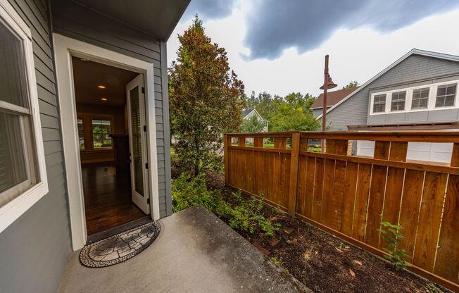 2 Creeks Condominiums - Gated Community on Camas Meadows Golf Course