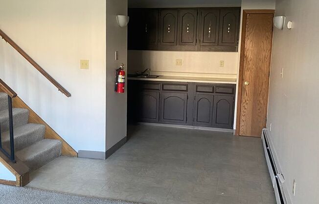 3 beds, 1.5 baths, 1,066 sqft, $1,499, Unit 5180 02