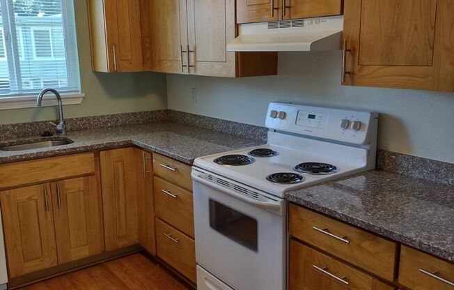 2 beds, 1 bath, 850 sqft, $1,550, Unit 30