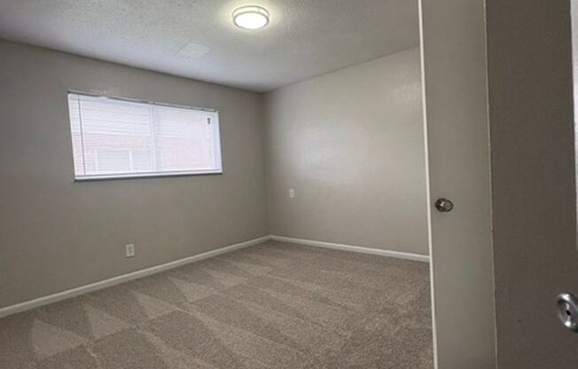 2 beds, 1 bath, 820 sqft, $1,075, Unit 412-I01