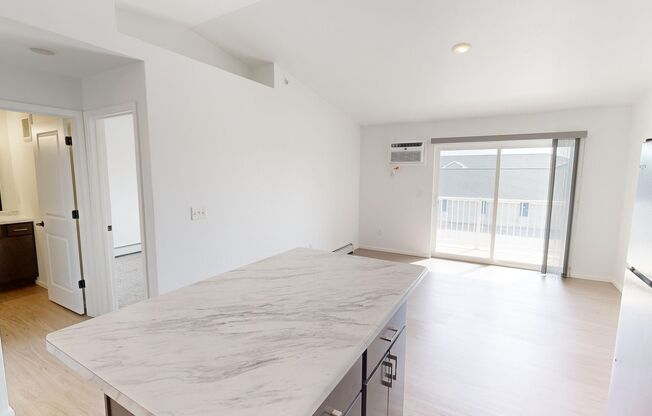 1 bed, 1 bath, 663 sqft, $1,219, Unit 1244-19