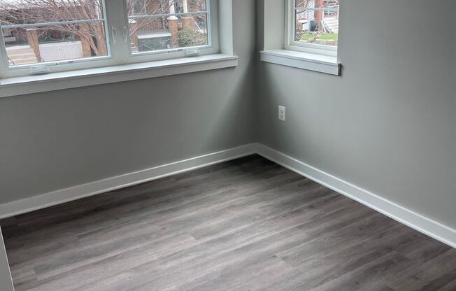 2 beds, 1 bath, 701 sqft, $2,400, Unit 622 Girard St Unit 201