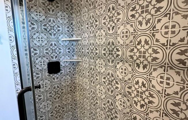 Studio, 1 bath, 275 sqft, $999, Unit 302