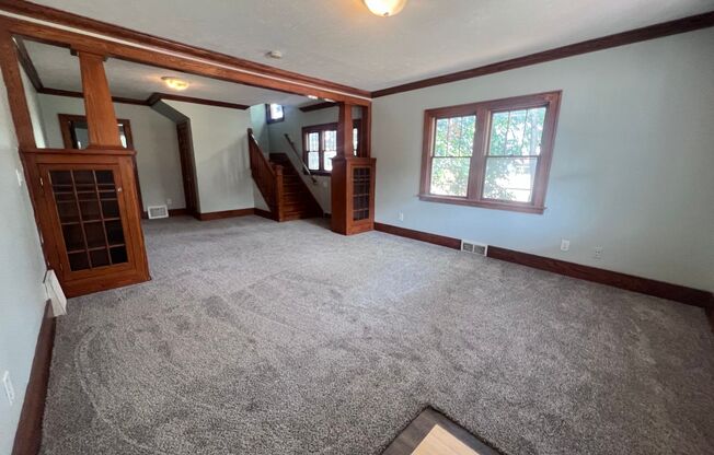 Three Bedroom Duplex Near Garfield Park!