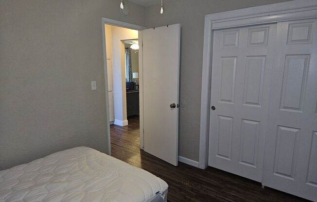 3 beds, 1 bath, $1,650