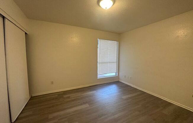 3 beds, 2 baths, $1,699, Unit # 113
