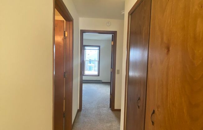 2 beds, 1 bath, 950 sqft, $1,795, Unit 7641CD