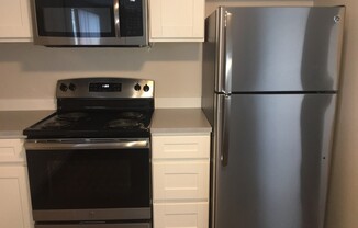 2 beds, 1 bath, $1,325, Unit 1395Stardust-7