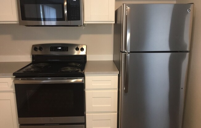 NW Reno 2 Bedroom Apartment - Newly Remodeled- 1 Pet Friendly
