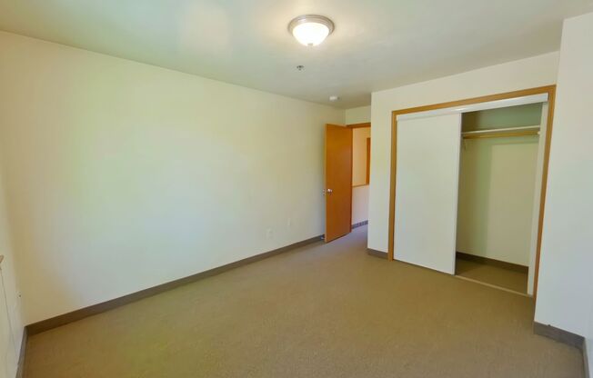 2 beds, 1.5 baths, $1,675, Unit 6