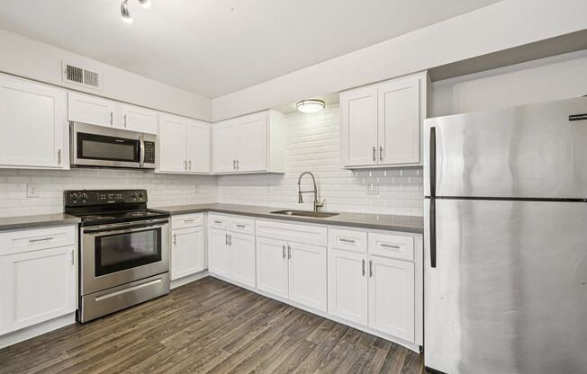 1 bed, 1 bath, 820 sqft, $1,149, Unit E051