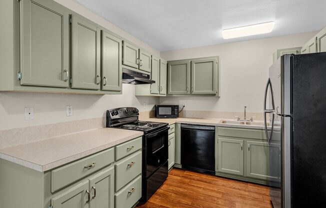 1013/1015 Advance St