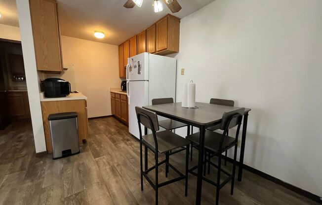 1 bed, 1 bath, $975, Unit 30