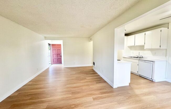 2 beds, 2 baths, 930 sqft, $2,500, Unit 22