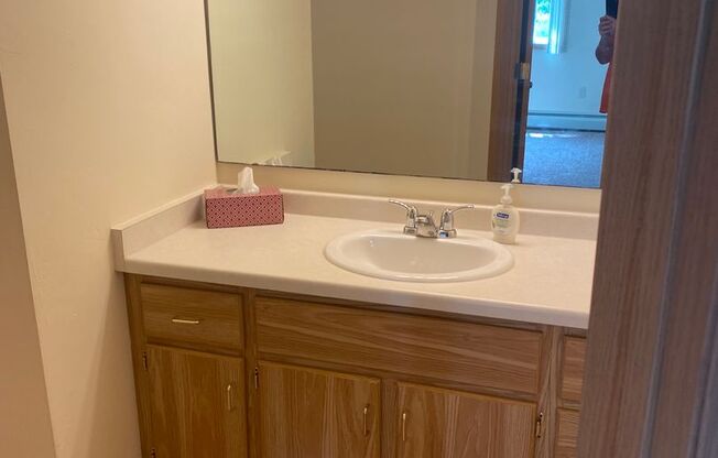 2 beds, 1 bath, 1,000 sqft, $1,149.99, Unit 515-11