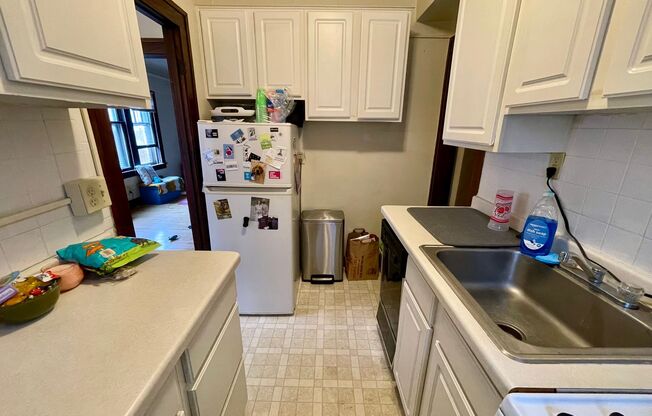 1 bed, 1 bath, $995, Unit 57