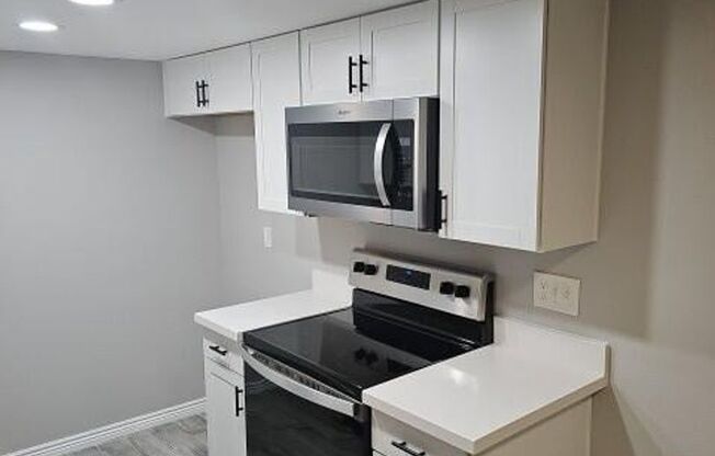 2 beds, 1 bath, $1,699