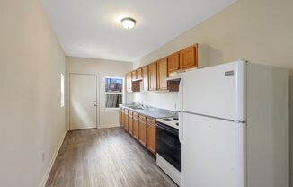 2 beds, 1 bath, $1,295