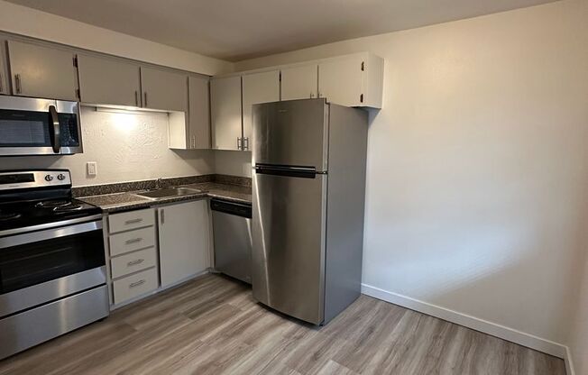 1 bed, 1 bath, 600 sqft, $1,095, Unit 44