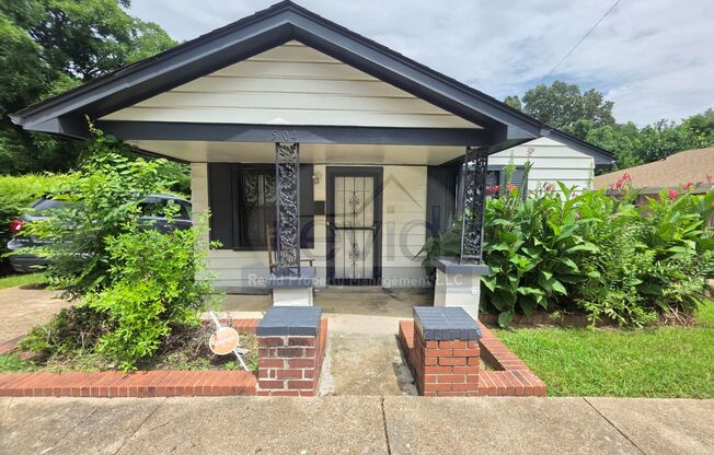 4 Bedroom 1 Bath Home!!