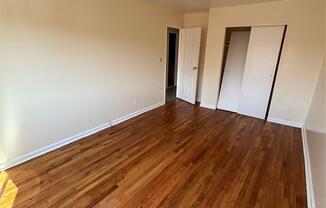 2 beds, 1 bath, 2,563 sqft, $2,500