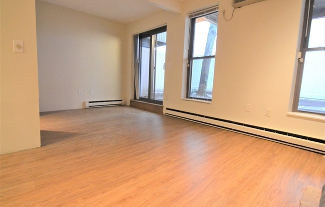 1 bed, 1 bath, 601 sqft, $2,855, Unit 30-1